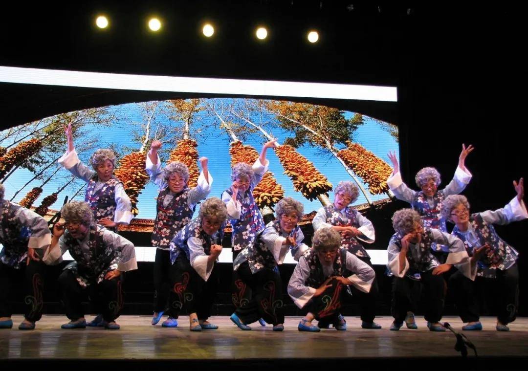 古韻新章 別樣風華——評洋中魚文藝創作中的古韻之美